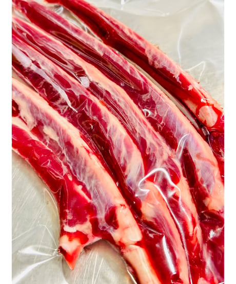 超特選おやつ✨国産馬肉🐴新型肉付きバラ先軟骨🦴300グラム🐶😃お肉がついててとても柔らかい骨✨小さなお子様達や歯が弱い子にも大丈夫そうです🌟 ものすごーく貴重で特別です🐩👩