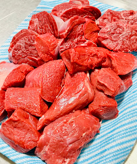 gotogibierプレミアム馬肉🐴🌟幻の赤ツト✨カット🥩1キロ🐶😃ブランドのシングルフローズン🎉うわさのgotogibierの子ホームご飯🥩皆さんでどうぞ🧑‍🍳楽しみッ🐶👩🌸