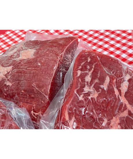 グラスフェッドビーフ🥩🐮500g🐶😃部位は各ももを調整してお届け致します🎉普通はないブロックをお楽しみください🎉ステキな歩留り🐶👩🌸楽しみッ🎉