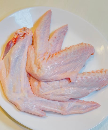 高級国産鴨🦆伝説の鴨の手羽先⭐️1キロパック😃🐶そのままバリバリやジャーキーにしてお楽しみください🐶👩🌸人は甘辛煮込みが良さそう🥰いろいろ遊びで楽しみッ🎉