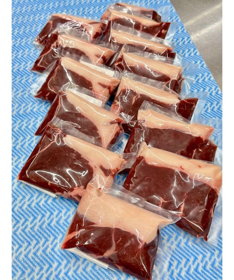 お得用㊗️特選✨伝説と幻のヒグマ肉🐻500g〜🐶😃ジビエの王様KINGoftheKING🤴ハンター間でしか取引きされない本物のlegend✨浪漫をお楽しみください🐶👩🌸