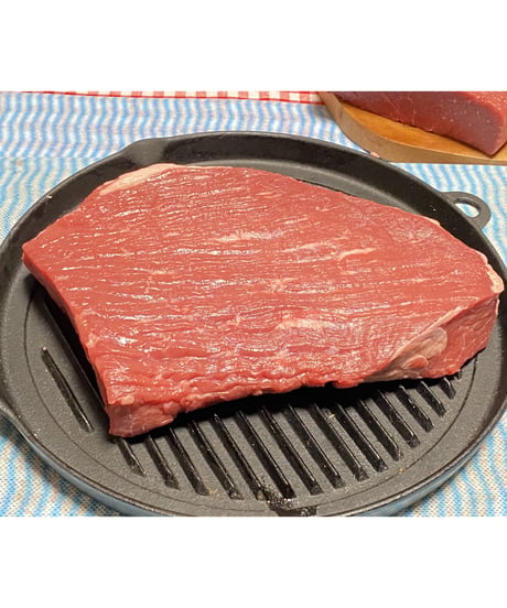 グラスフェッドビーフ🥩🐮500g🐶😃部位は各ももを調整してお届け致します🎉普通はないブロックをお楽しみください🎉ステキな歩留り🐶👩🌸楽しみッ🎉