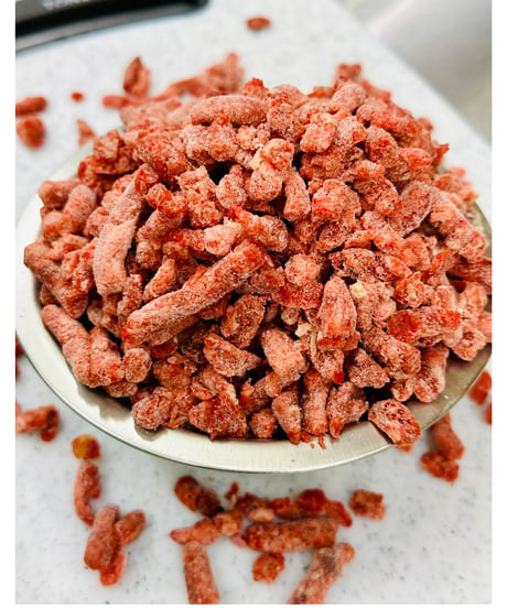 伝説の日本馬肉パラパラ肉🐴500g🐶😃高級かたまり部位のみでお作り致しました🥩切り落としの肉を使っていません🌸簡単にあげれて美味しそ〜🥰みんな大好き毎日のごはんが楽しみです🐶👩🎉
