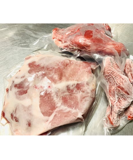 伝説の生きた猪さん🐗gotogibier産の猪肉の限定100%生捕り🌸200g🐶😃普段はお出ししていない貴重なお肉です🥩季節をお楽しみください⭐️このサイズが好き🩵🐶👩🌸