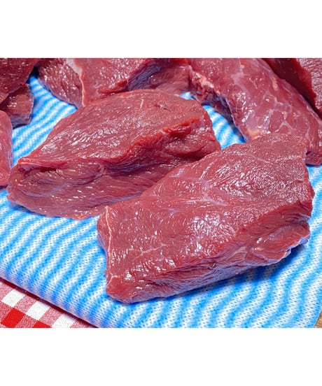 特選国産馬肉🐴かたまり馬肉🥩1キロパック🐶😃一応小分け🎉生肉からのシングルフローズン🌟基本的に軽種馬赤身品種脂はない🐶👩🌸