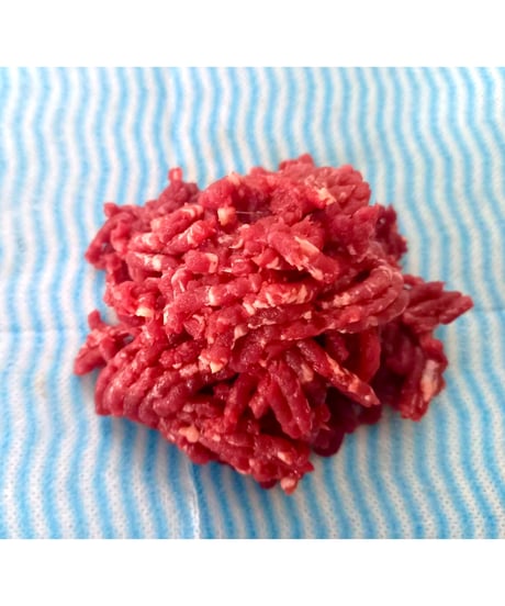 🥩馬肉みんち100gパック🐴おひとつからお求め頂けます🐶😃100g小分けパックされてるのでお使いになる分だけをさっと流水解凍できて無駄にならずにとても重宝する予感🌸楽しみッ🐶👩🎉