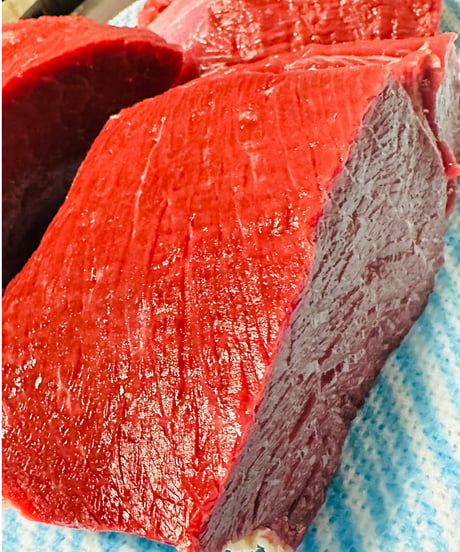 バージョン5🌟季節の鹿肉🦌ももパック1キロ🐶😃最高ですよね⭐️毎日のご飯🥩にどうですか🐶👩🌸安心のお肉です🎉