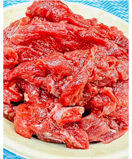 激安❣️プレゼント販売㊗️馬肉コロコロカット🐴🥩100gパック🐶😃お一人様おひとつまででお願い致します🥰この為にかたまり肉からお作り致しました笑フレッシュ馬肉をたくさん食べょー🐶👩🌸