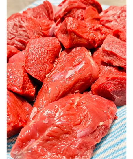 gotogibierプレミアム馬肉🐴🌟幻の赤ツト✨カット🥩1キロ🐶😃ブランドのシングルフローズン🎉うわさのgotogibierの子ホームご飯🥩皆さんでどうぞ🧑‍🍳楽しみッ🐶👩🌸
