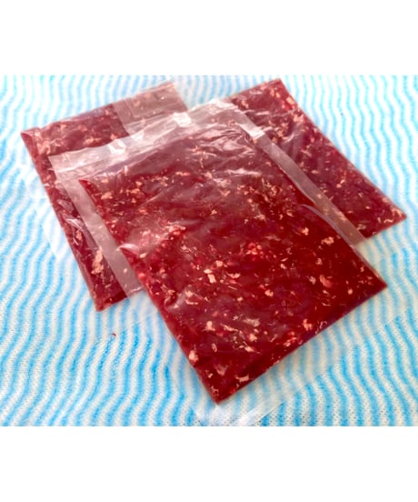 🥩馬肉みんち100gパック🐴おひとつからお求め頂けます🐶😃100g小分けパックされてるのでお使いになる分だけをさっと流水解凍できて無駄にならずにとても重宝する予感🌸楽しみッ🐶👩🎉