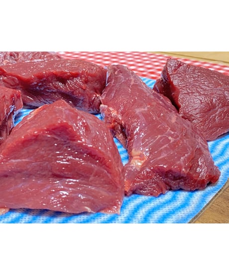 特選国産馬肉🐴かたまり馬肉🥩1キロパック🐶😃一応小分け🎉生肉からのシングルフローズン🌟基本的に軽種馬赤身品種脂はない🐶👩🌸