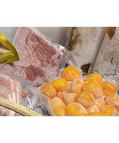 迷ったらこれ😋🐶新型⭐️⭐️季節のワンズおまかせセット🥩🎉5キロ箱🐶😃🍪🦴さらなるお得🉐と最高級✨のリーズナブルの満足を🐶👩🌸