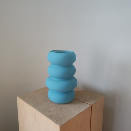 Mat Light blue flower vase