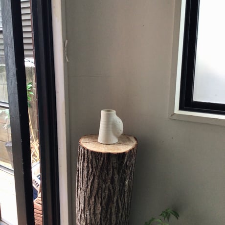 SAWA ISSHIKI / FLOWER VASE : matte WHITE cone shape