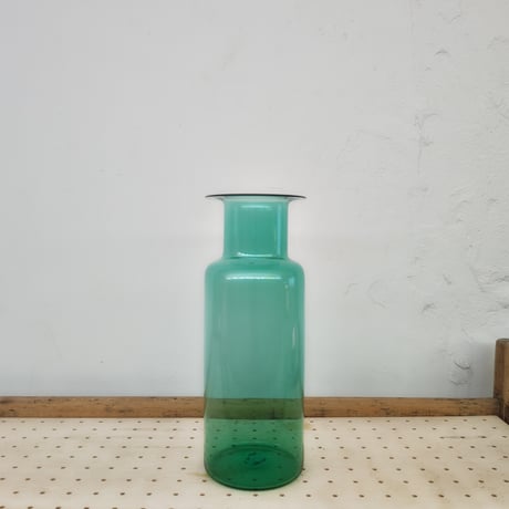 qualia glassworks / Cylinder vase / Green