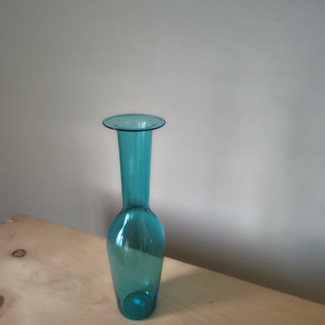 qualia glassworks / Bottle vase / blue