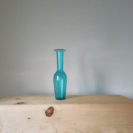 qualia glassworks / Bottle vase / blue