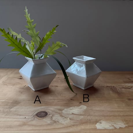 Birbira / Square vase