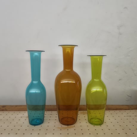 qualia glassworks / Bottle vase / blue