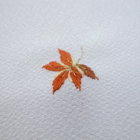 刺繍半衿「紅葉」