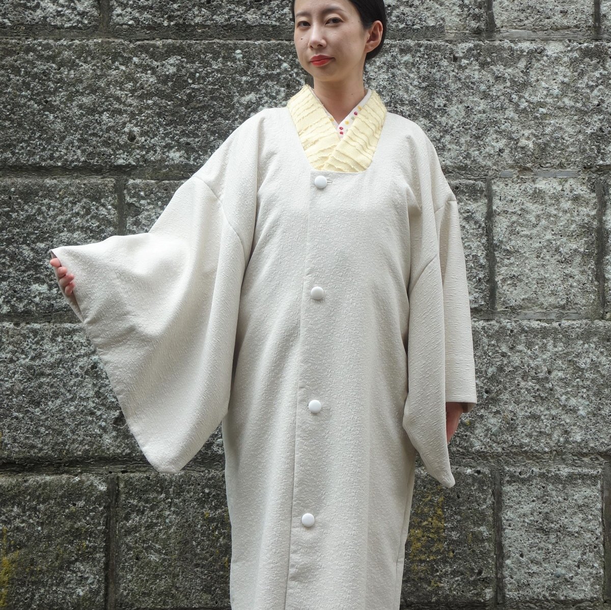 未着用 道行コート 唐花 ベージュ 着物 114a つらい d