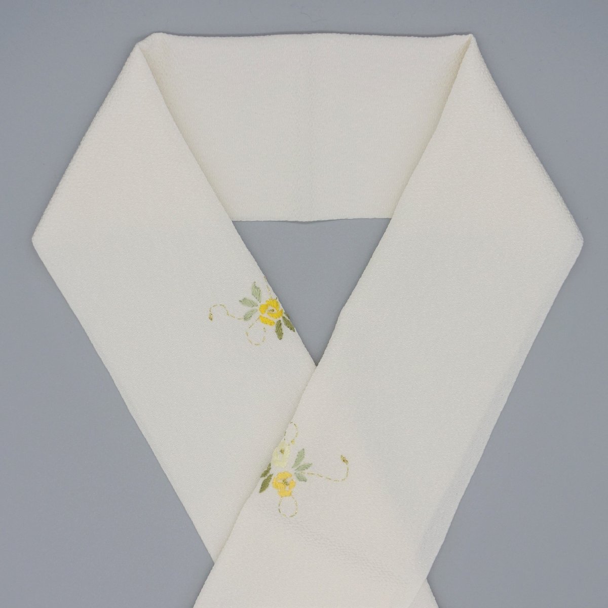 半襟 うさぎ 香水瓶 薔薇 着物 678 半襟 うさぎ 香水瓶 薔薇 着物 678