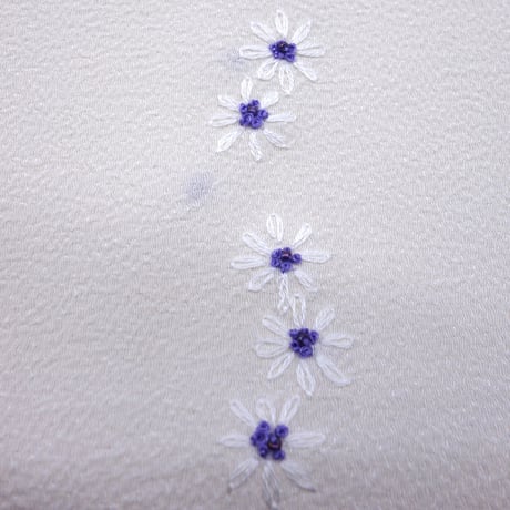 刺繍半衿「小菊」