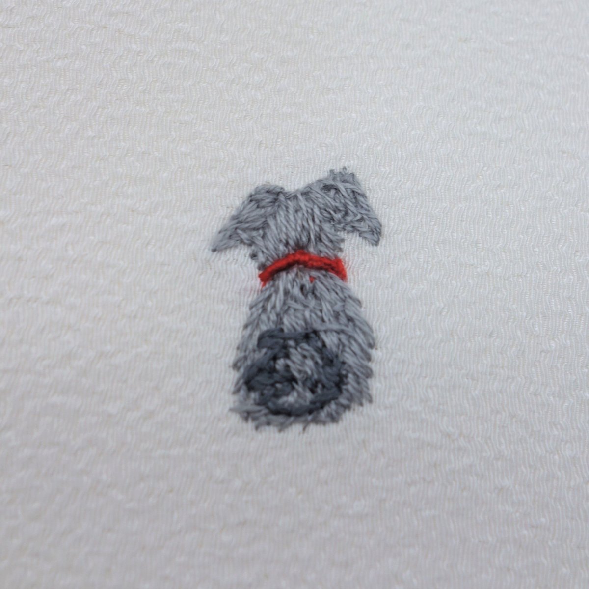 刺繍半衿「犬」 | 着物ショップKosode 刺繍半衿「犬」 | 着物ショップKosode