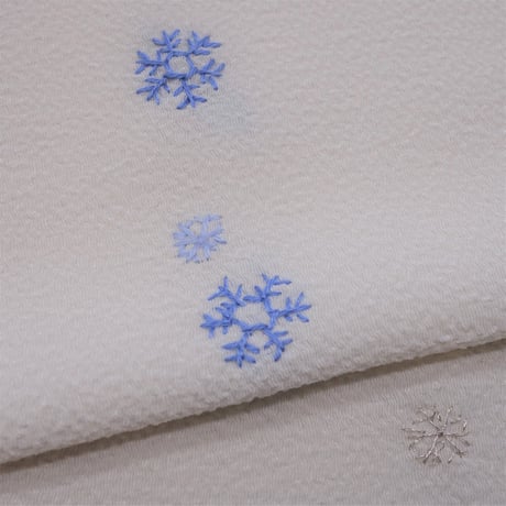 刺繍半衿「雪の結晶」