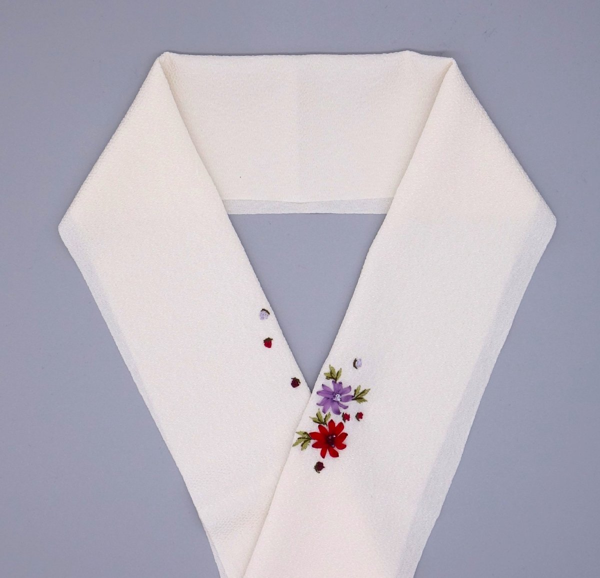 花合わせ刺繍半衿 半襟 菖蒲 雅叙園 ※着用画像有 刺繍半衿「花壇」