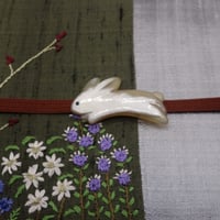 帯留「水牛／うさぎ」