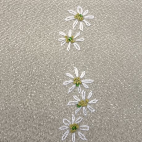 刺繍半衿「小菊」
