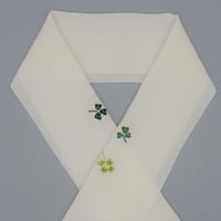 刺繡半衿「シロツメクサ」