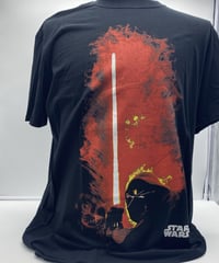 コレクション放出品　深紅の光りを発したダースベイダー卿　Tシャツ