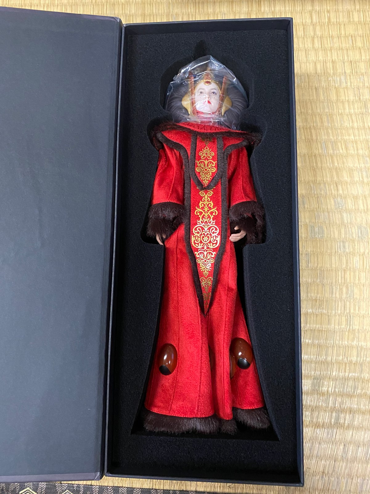Star Wars Queen Amidala クイーンアミダラ　フィギュア Amazon.co.jp: Hasbro スター・ウォーズ パワー・オブ・ザ