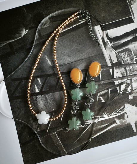 Retro flower pierce/earring