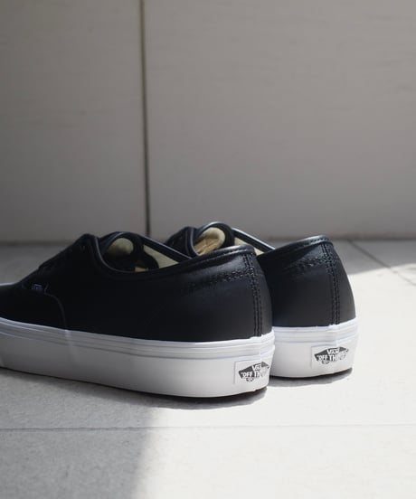 VANS Authentic Leather Black/True White