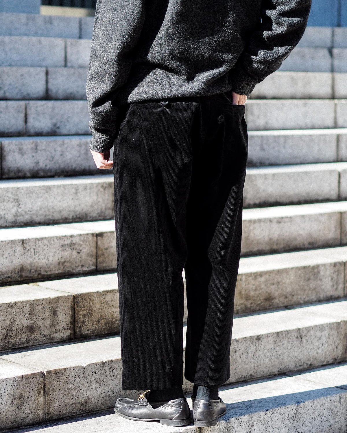 THE DAY - BRITISH CORDUROY TUCK WIDE PANTS - Bl THE DAY - BRITISH CORDUROY TUCK WIDE PANTS - Bl