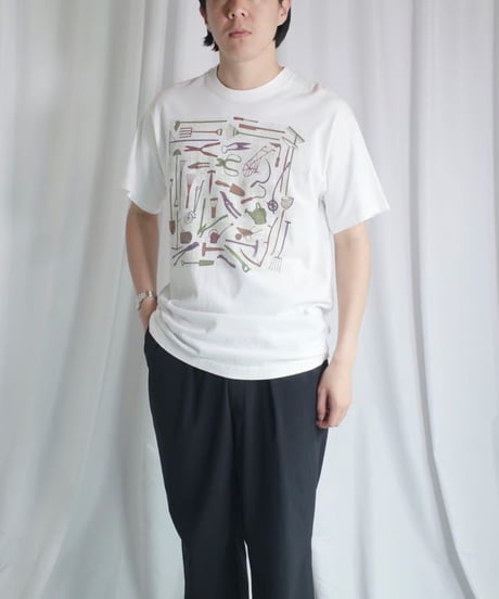 Various White Design Tee -30