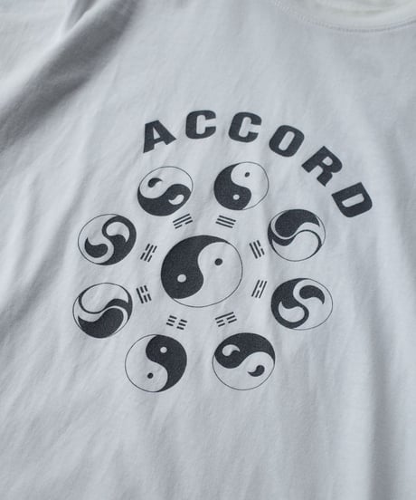Yin Yang Graphic T-Shirt -White