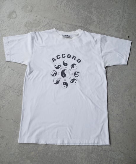 Yin Yang Graphic T-Shirt -White