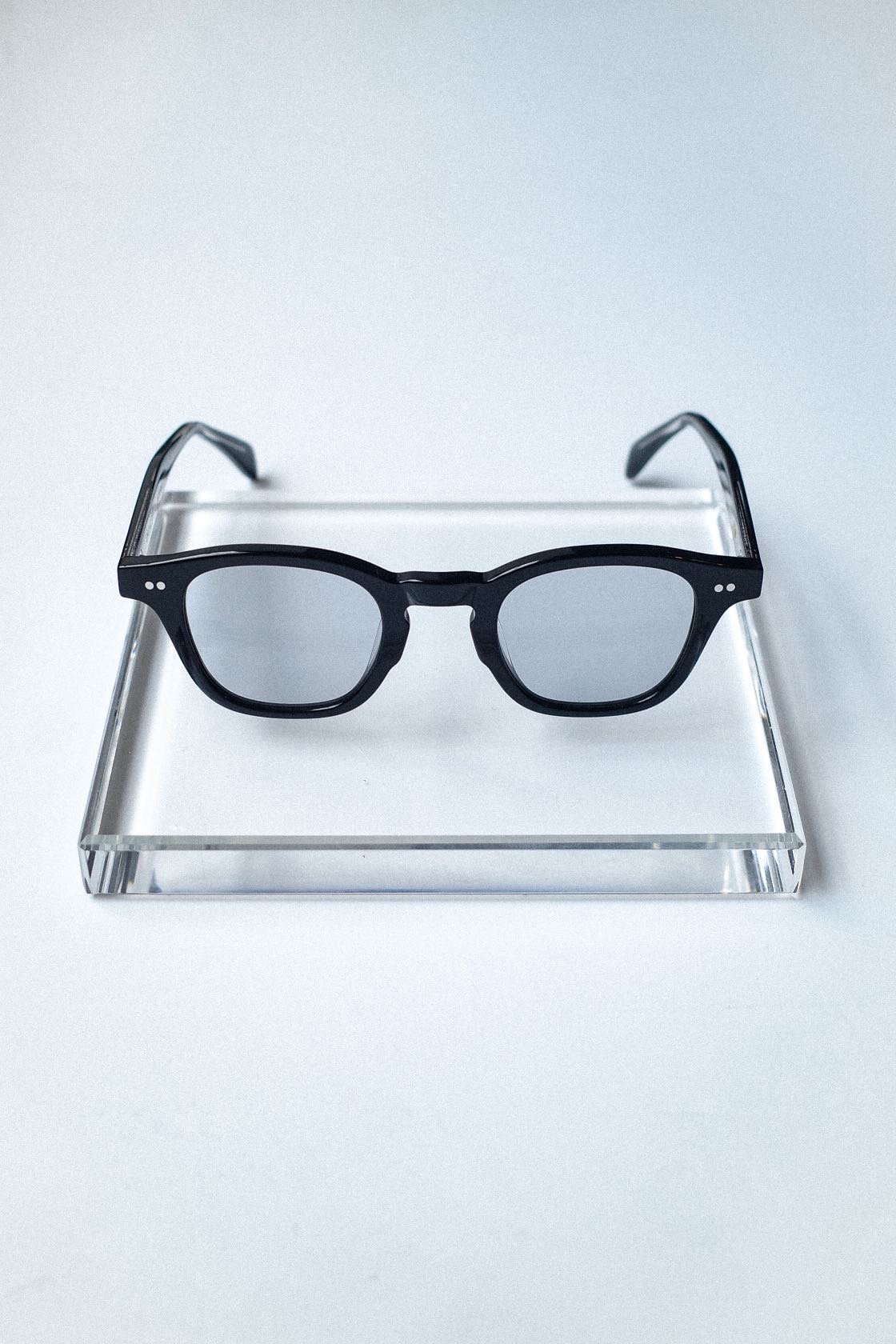 早い者勝ち 美品 NEW. CHUMLEY'S ライトグレー NEW. CHUMLEY'S – NEW. eyewear