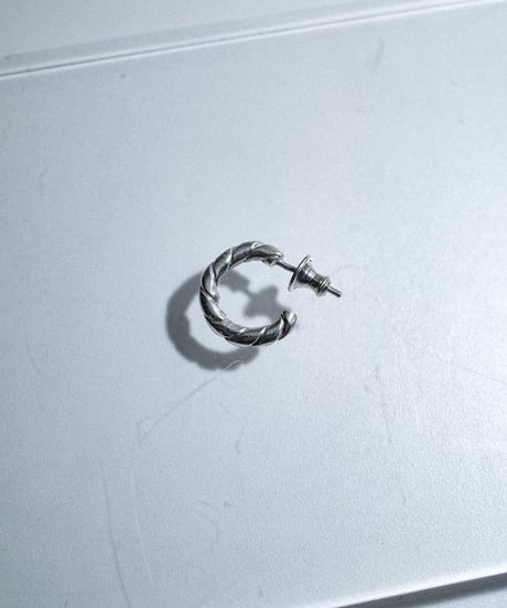 meian sterling silver "Twin twist pierce"