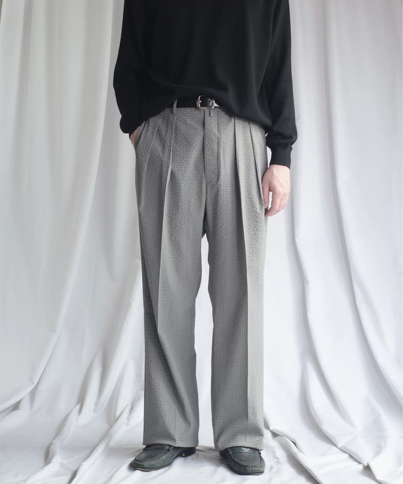 NEAT - Dot's Seersucker - Wide / Gray | DAMAGED