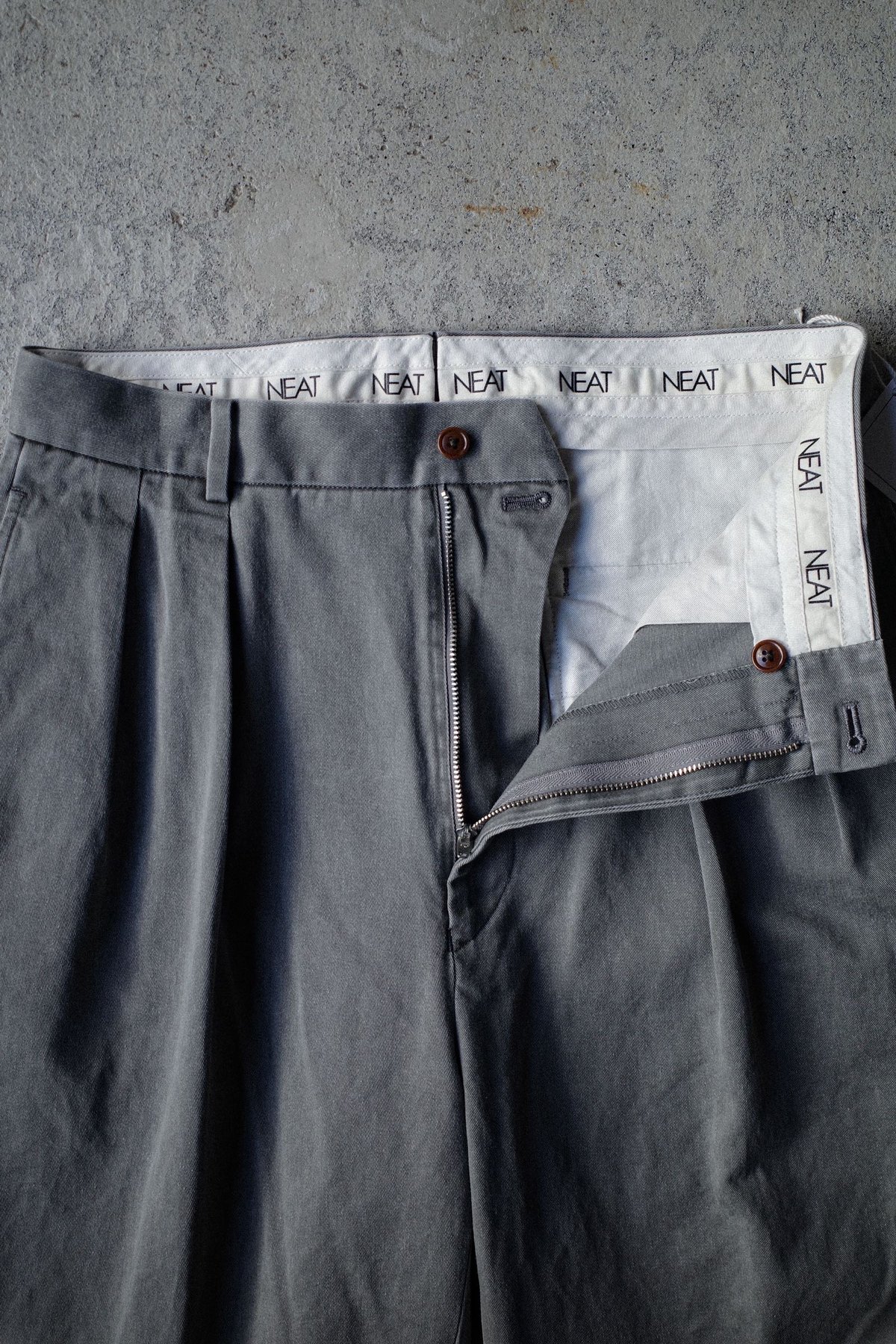 NEAT Chino ニート チノ　Fade Gray 46 NEAT / NEAT Chino - Fade Gray | DAMAGEDONE 2nd