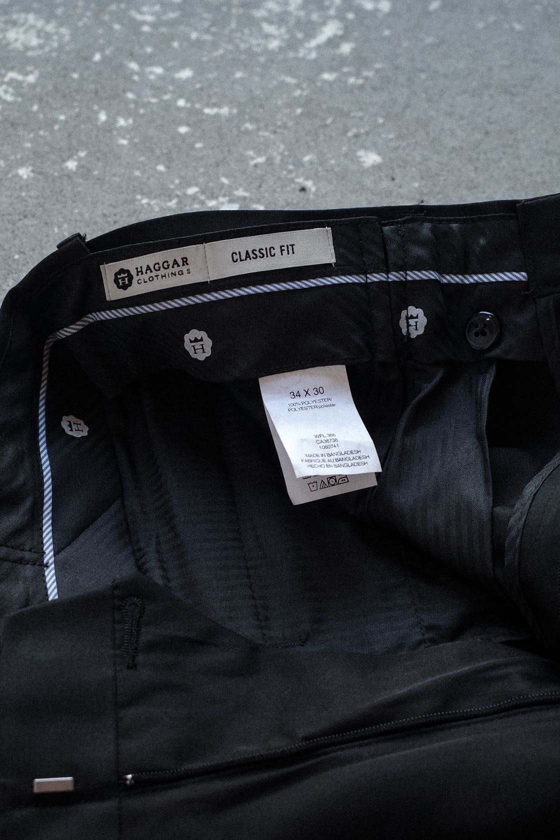 Haggar Classic Fit Pleated Front Pants | DAMAGE