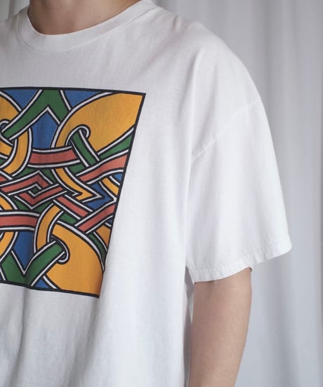 Various White Design Tee -25