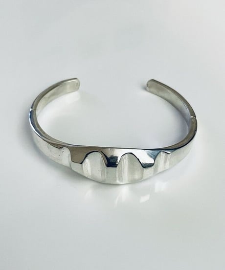 meian sterling silver bangle "Medallion"