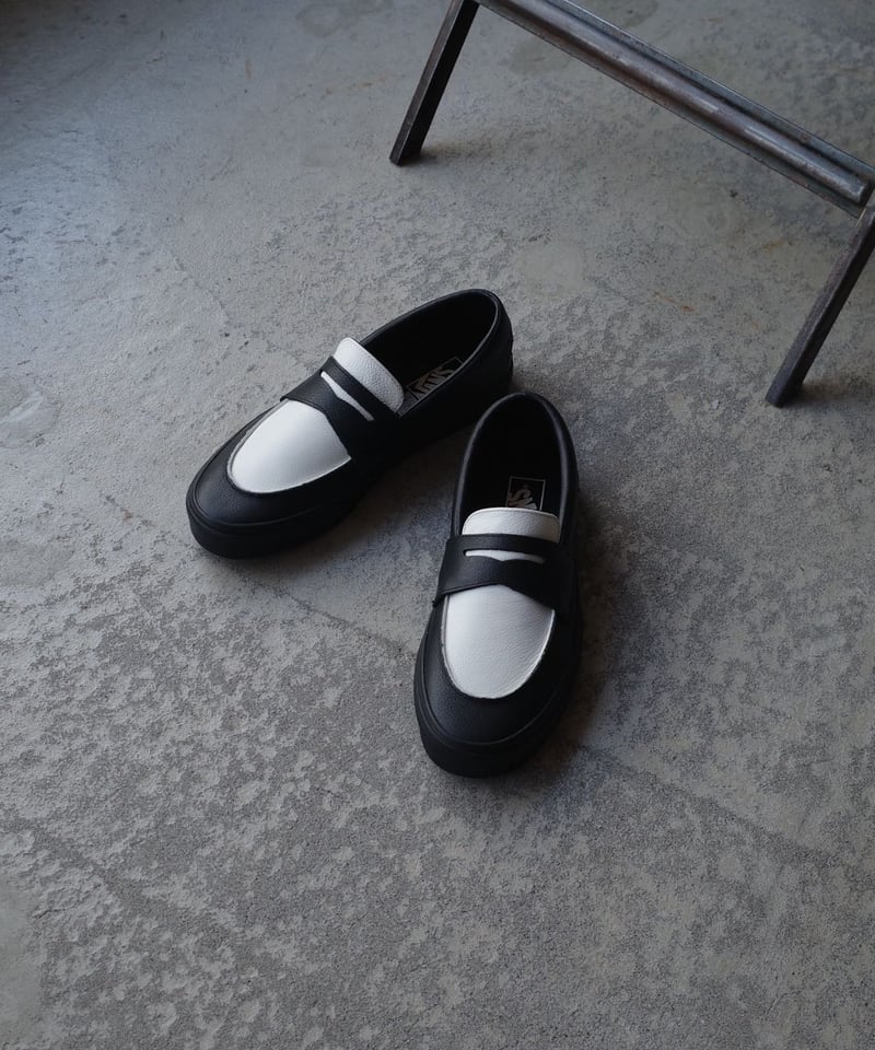 Vans Loafer 53 Leather Black / Marshmallow | DA