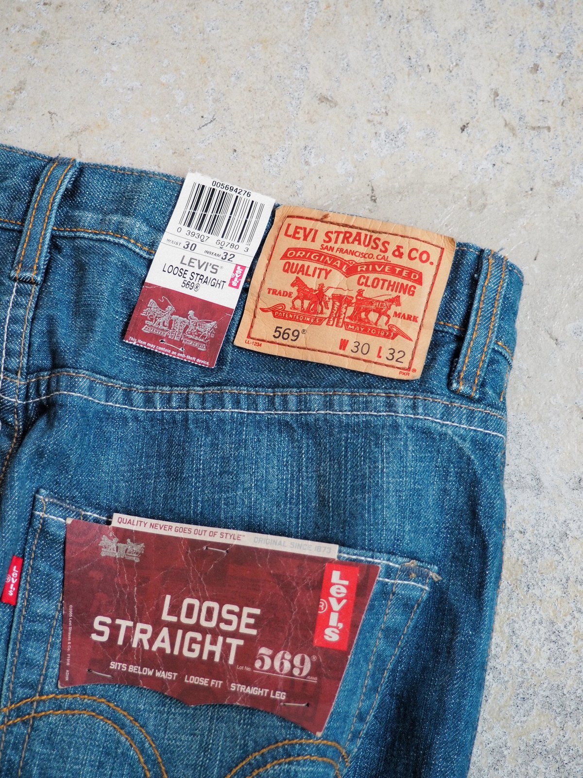Deadstock Levi's 569 Denim Pants #4276 | DAMAGE Deadstock Levi's 569 Denim Pants #4276 | DAMAGE